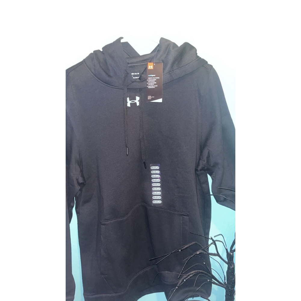 Men’s Medium Under Armour hoodie
